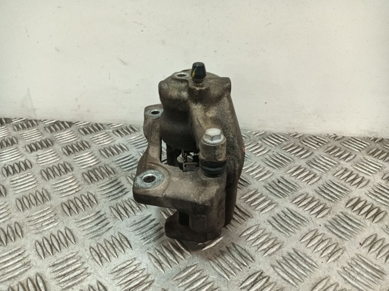 Recambio de pinza freno delantera derecha para toyota auris (_e15_) 1.6 (zre151_) referencia OEM IAM 4773002341  
