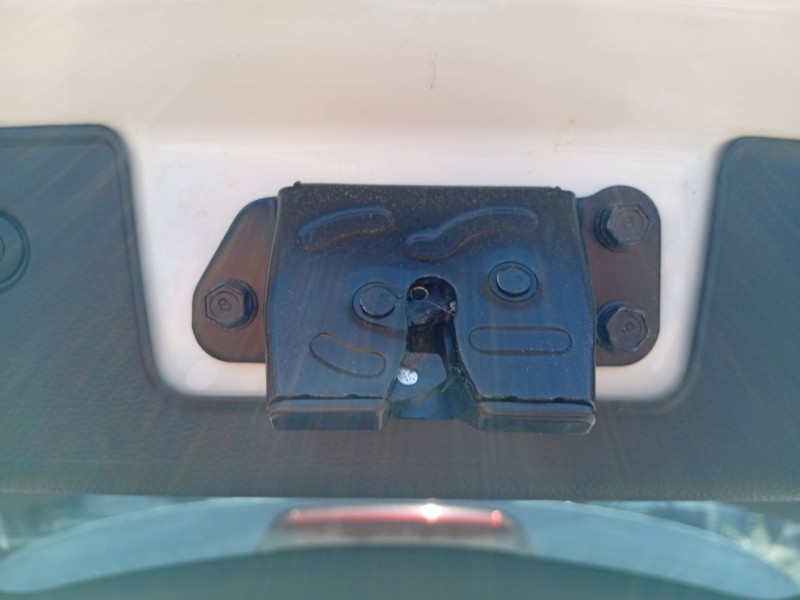 Recambio de cerradura maletero / porton para kia carens iv 1.7 crdi referencia OEM IAM 812302W000  