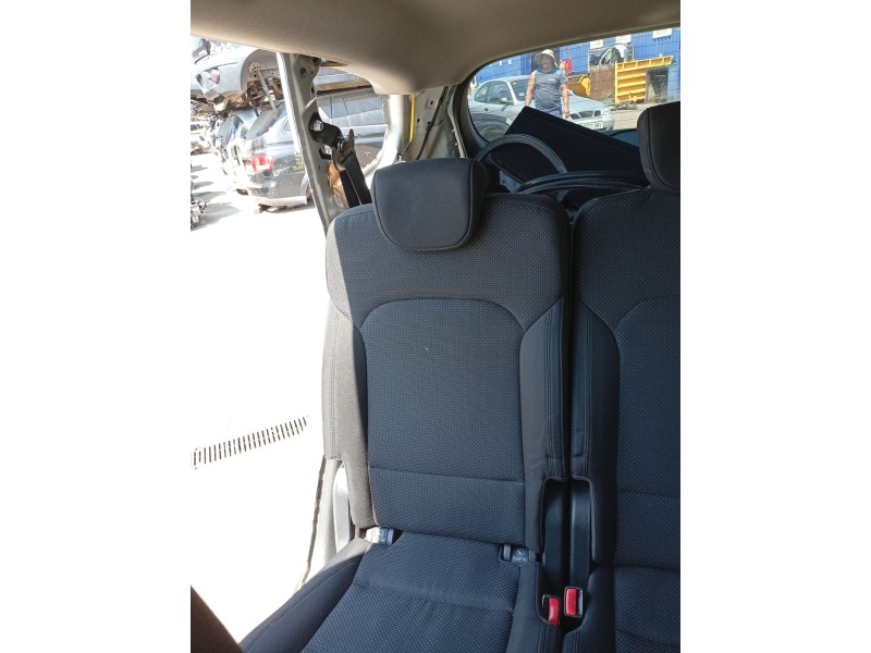 Recambio de cinturon seguridad trasero derecho para kia carens iv 1.7 crdi referencia OEM IAM 89820A4000  