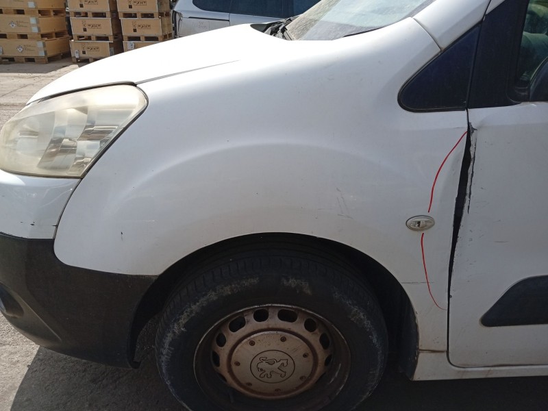 Recambio de aleta delantera izquierda para peugeot partner furgoneta/monovolumen 1.6 hdi referencia OEM IAM 7840W2  