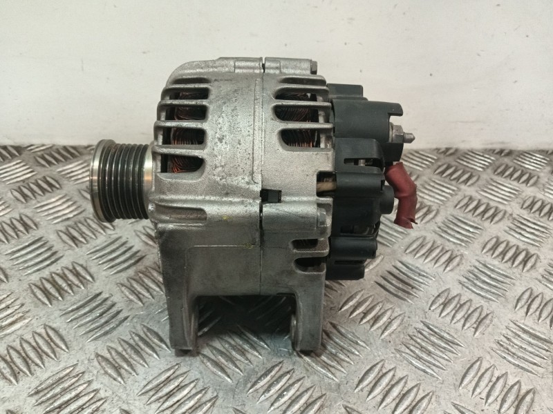Recambio de alternador para renault megane iii berlina 5 p 1.2 16v referencia OEM IAM TG12C077 2606154D 