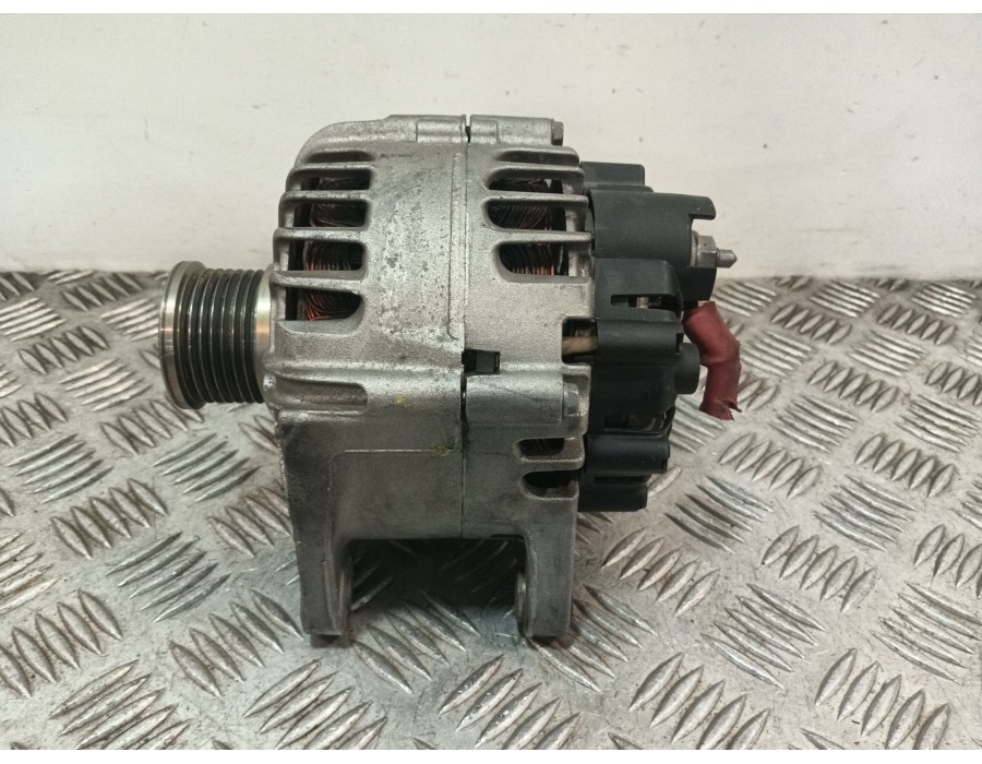 Recambio de alternador para renault megane iii berlina 5 p 1.2 16v referencia OEM IAM TG12C077 2606154D 