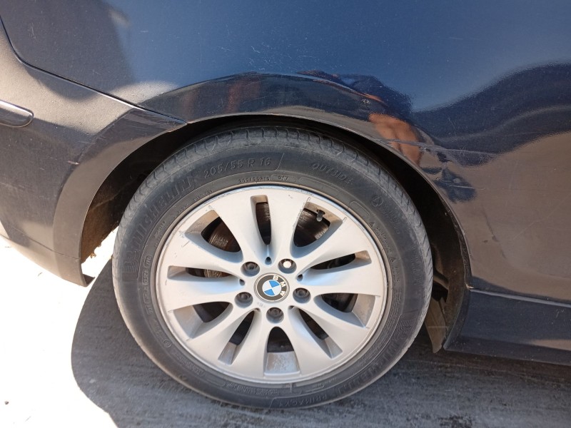 Recambio de paso de rueda trasero derecho para bmw 1 (e81) 118 d referencia OEM IAM 51717123524  