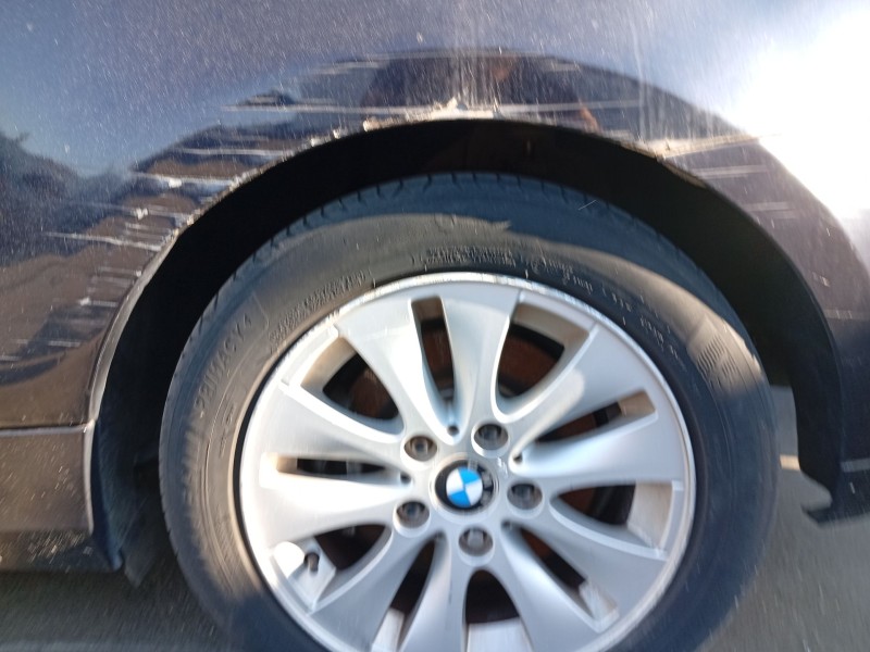 Recambio de paso de rueda trasero izquierdo para bmw 1 (e81) 118 d referencia OEM IAM 51717123523  