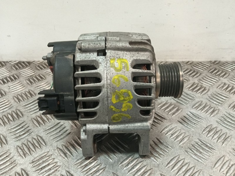 Recambio de alternador para renault megane iii berlina 5 p 1.2 16v referencia OEM IAM TG12C077 2606154D 