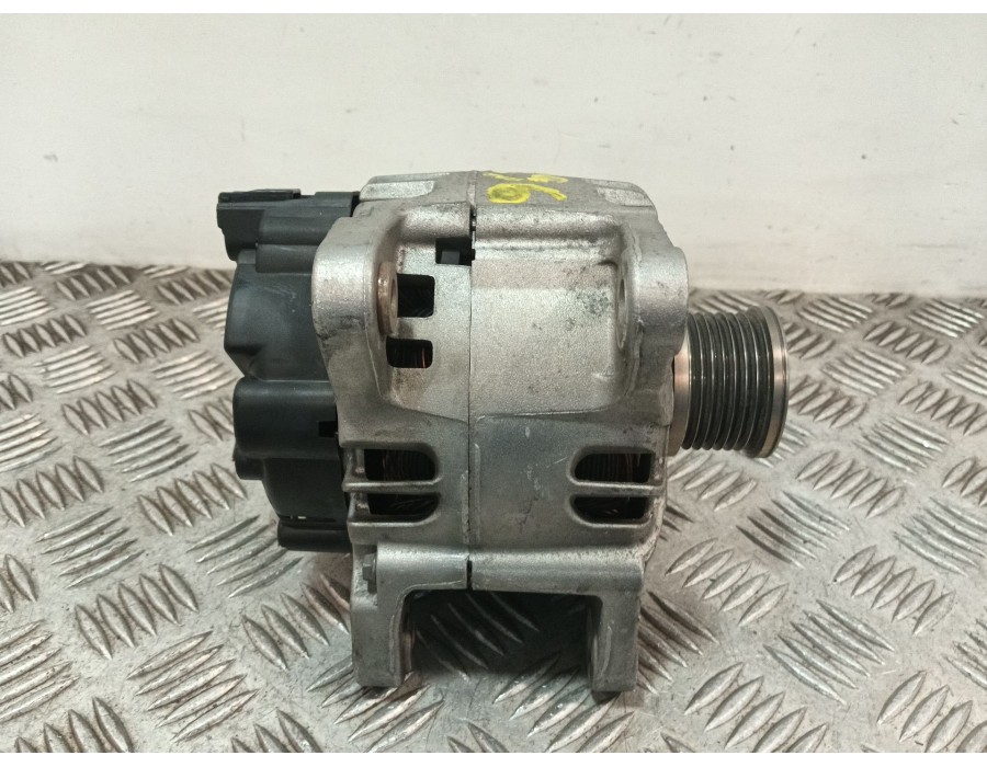Recambio de alternador para renault megane iii berlina 5 p 1.2 16v referencia OEM IAM TG12C077 2606154D 