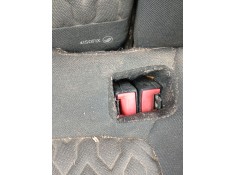 Recambio de enganche cinturon trasero central para opel corsa d (s07) 1.4 (l08, l68) referencia OEM IAM 13274779  