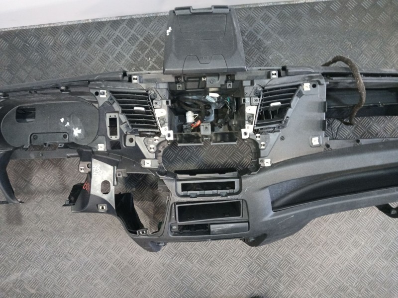 Recambio de salpicadero para iveco daily vi furgoneta 35s18, 35c18, 40c18, 50c18, 60c18, 65c18, 70c18 referencia OEM IAM 5801544