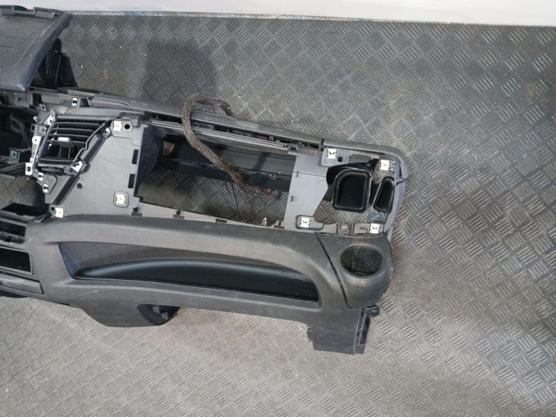 Recambio de salpicadero para iveco daily vi furgoneta 35s18, 35c18, 40c18, 50c18, 60c18, 65c18, 70c18 referencia OEM IAM 5801544