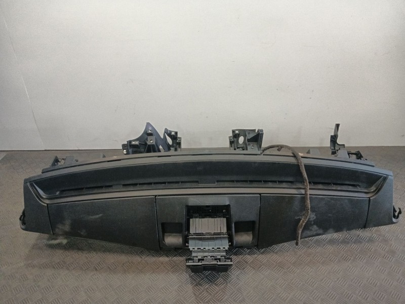 Recambio de salpicadero para iveco daily vi furgoneta 35s18, 35c18, 40c18, 50c18, 60c18, 65c18, 70c18 referencia OEM IAM 5801544