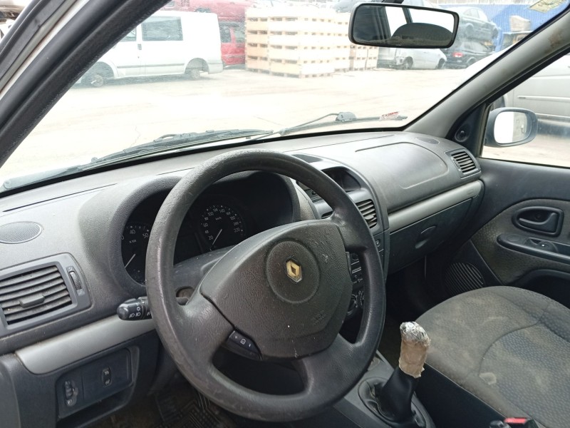 Recambio de salpicadero para renault clio ii (bb_, cb_) 1.5 dci (b/cb3m) referencia OEM IAM   