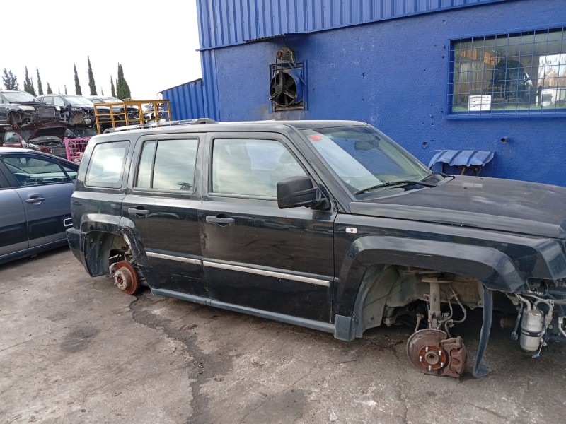 Recambio de puerta delantera derecha para jeep patriot 2.0 crd cat referencia OEM IAM 5067712AC  