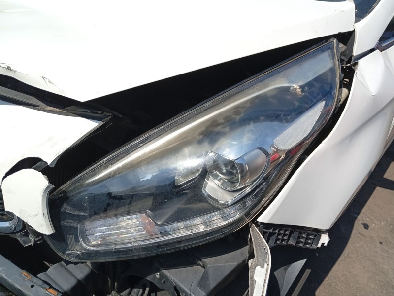 Recambio de faro izquierdo para kia carens iv 1.7 crdi referencia OEM IAM 92101A4180  