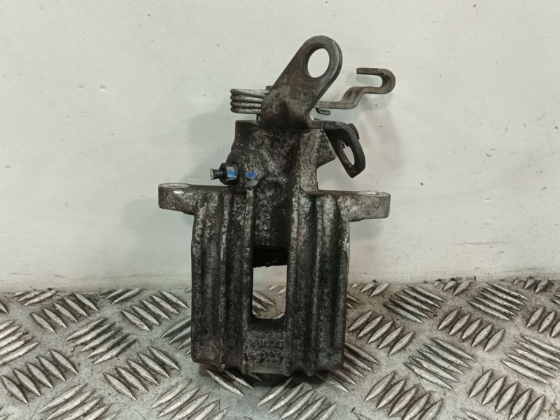 Recambio de pinza freno trasera izquierda para volkswagen golf vi (5k1) 1.6 tdi dpf referencia OEM IAM 451F  