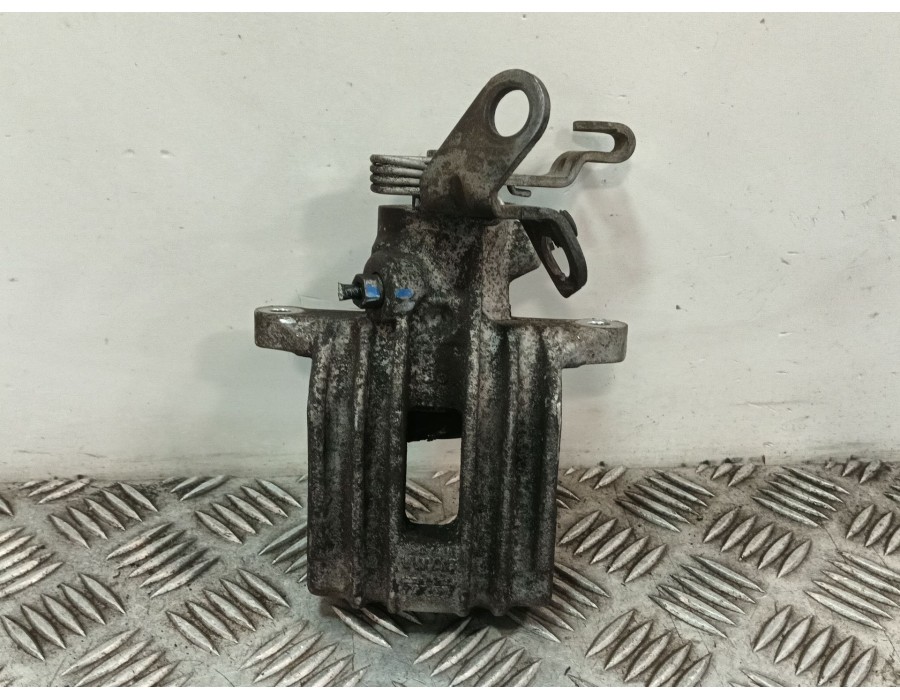 Recambio de pinza freno trasera izquierda para volkswagen golf vi (5k1) 1.6 tdi dpf referencia OEM IAM 451F  
