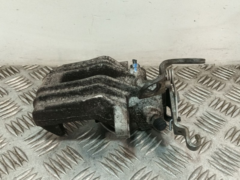 Recambio de pinza freno trasera izquierda para volkswagen golf vi (5k1) 1.6 tdi dpf referencia OEM IAM 451F  