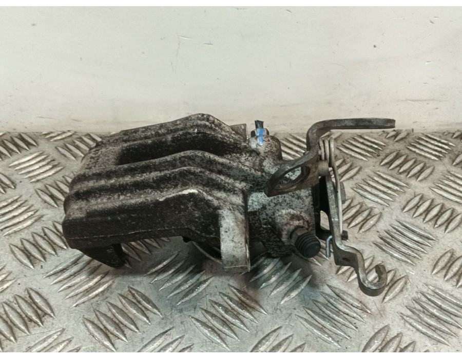 Recambio de pinza freno trasera izquierda para volkswagen golf vi (5k1) 1.6 tdi dpf referencia OEM IAM 451F  