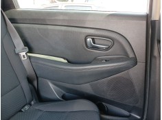 Recambio de guarnecido puerta trasera izquierda para kia carens iv 1.7 crdi referencia OEM IAM 83315A4000  