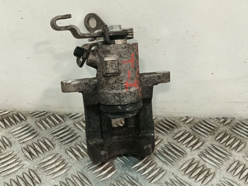 Recambio de pinza freno trasera izquierda para volkswagen golf vi (5k1) 1.6 tdi dpf referencia OEM IAM 451F  
