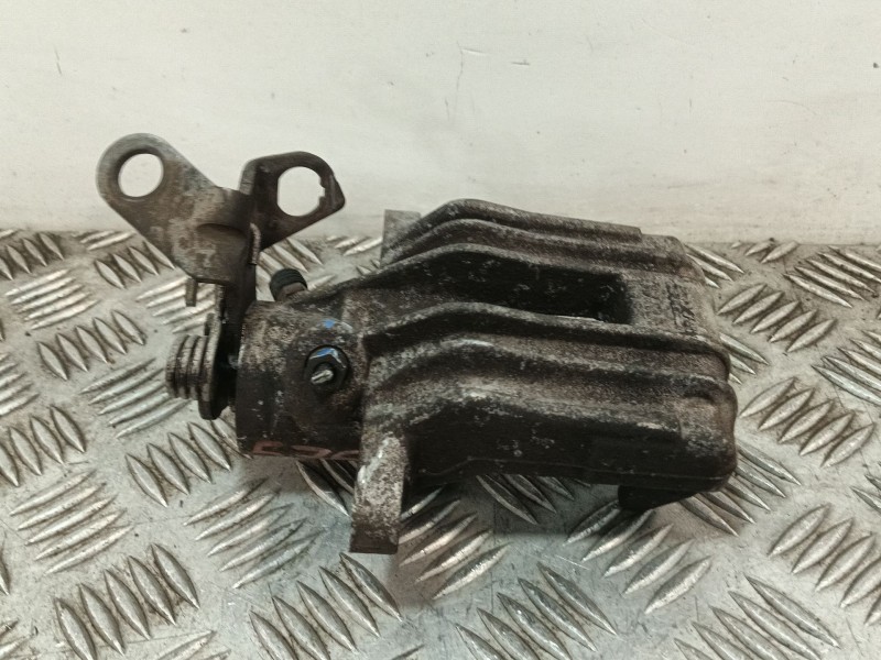 Recambio de pinza freno trasera izquierda para volkswagen golf vi (5k1) 1.6 tdi dpf referencia OEM IAM 451F  