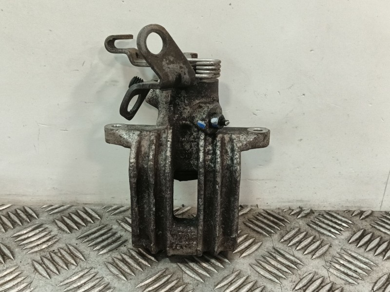 Recambio de pinza freno trasera derecha para volkswagen golf vi (5k1) 1.6 tdi dpf referencia OEM IAM 452F  