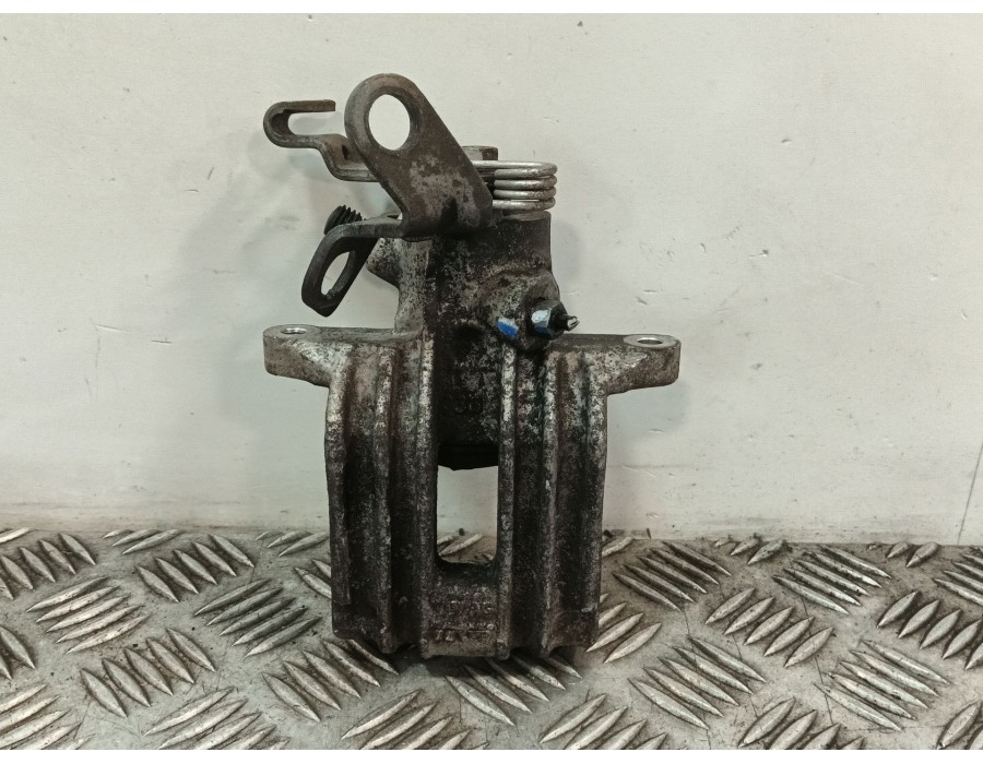 Recambio de pinza freno trasera derecha para volkswagen golf vi (5k1) 1.6 tdi dpf referencia OEM IAM 452F  