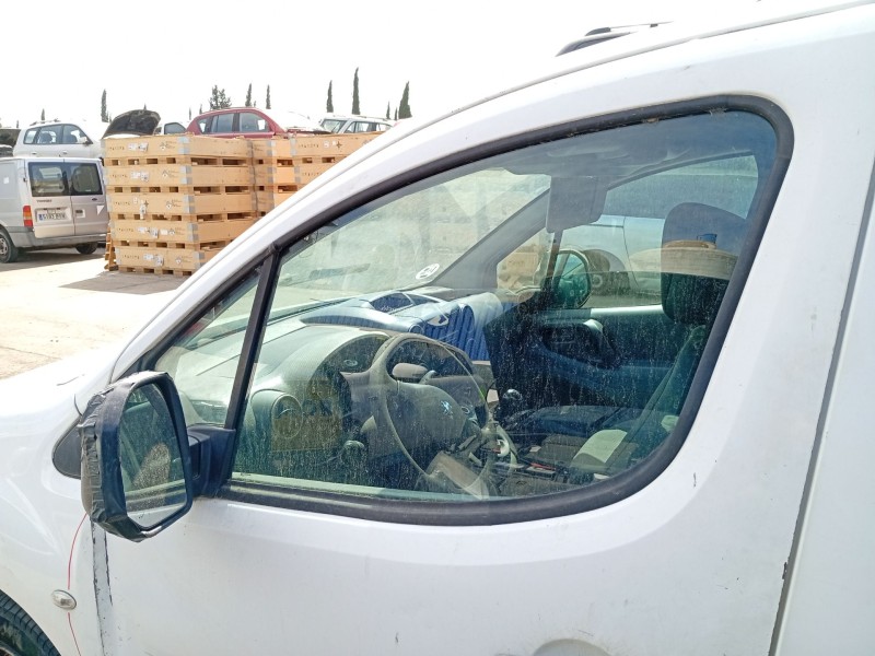 Recambio de luna delantera izquierda para peugeot partner furgoneta/monovolumen 1.6 hdi referencia OEM IAM 9201L9  