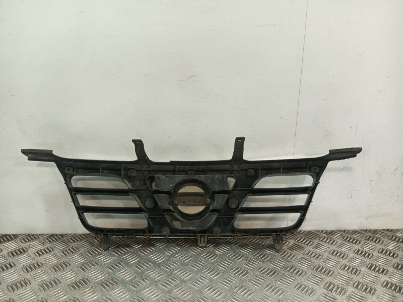 Recambio de rejilla delantera para nissan x-trail i (t30) 2.2 di 4x4 referencia OEM IAM 623108H700 623108H70C 