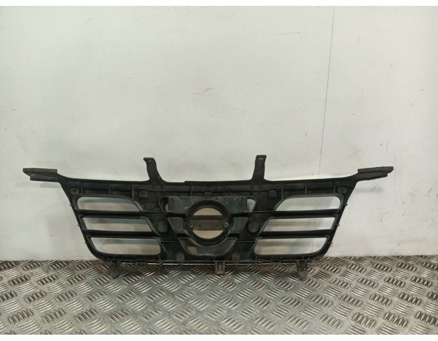 Recambio de rejilla delantera para nissan x-trail i (t30) 2.2 di 4x4 referencia OEM IAM 623108H700 623108H70C 