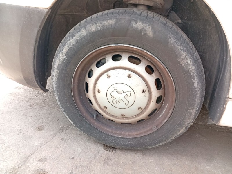 Recambio de mangueta delantera izquierda para peugeot partner furgoneta/monovolumen 1.6 hdi referencia OEM IAM 1606630980  