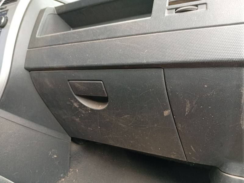 Recambio de guantera para jeep patriot 2.0 crd cat referencia OEM IAM 70771590037  