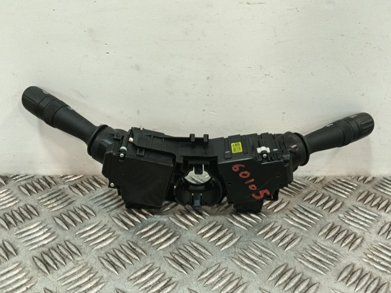 Recambio de mando multifuncion para toyota c-hr (_x1_) 1.8 hybrid (zyx10_, zyx11_) referencia OEM IAM 17F852  