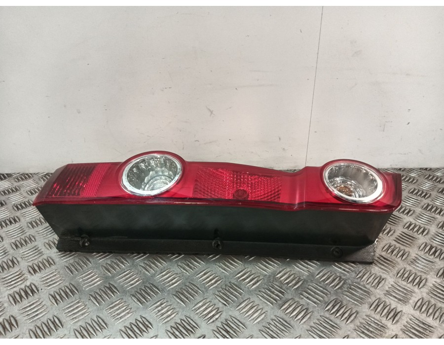 Recambio de piloto trasero izquierdo para volkswagen crafter 30-50 furgoneta (2e_) 2.0 tdi referencia OEM IAM M611549  