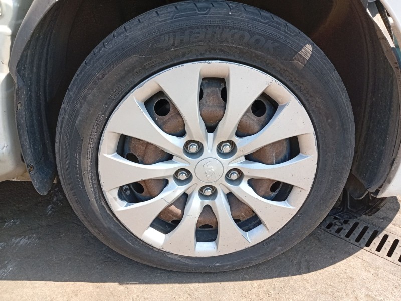 Recambio de mangueta delantera derecha para kia carens iv 1.7 crdi referencia OEM IAM 51716A4000  