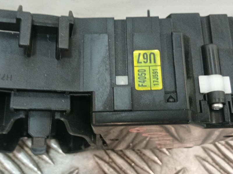 Recambio de mando multifuncion para toyota c-hr (_x1_) 1.8 hybrid (zyx10_, zyx11_) referencia OEM IAM 17F852  