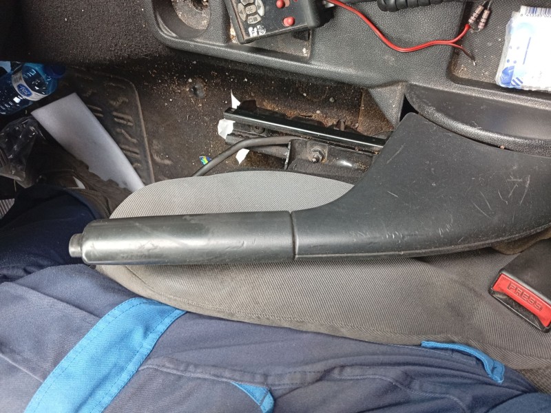 Recambio de palanca freno de mano para peugeot partner furgoneta/monovolumen 1.6 hdi referencia OEM IAM 4701E4  