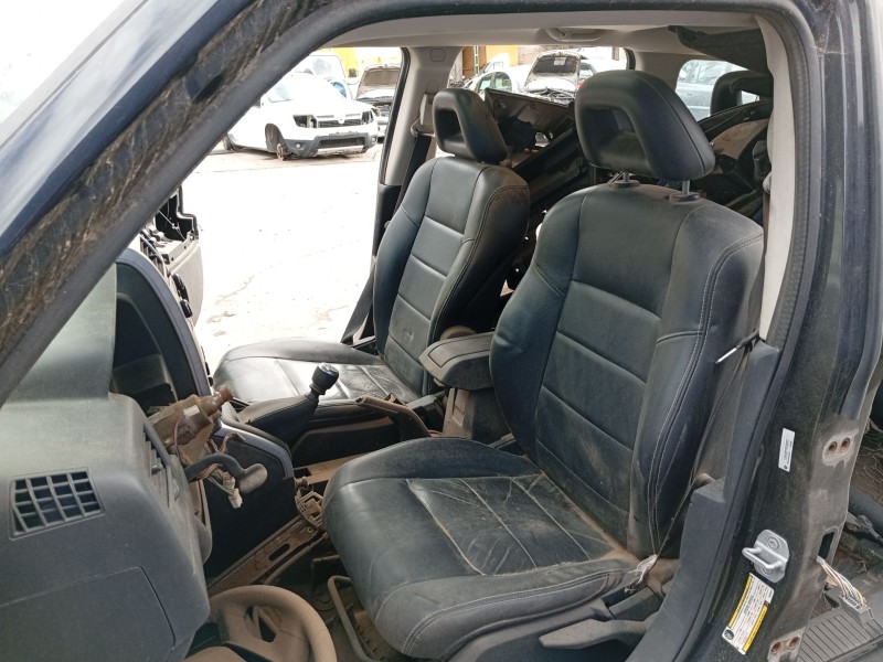 Recambio de asiento delantero izquierdo para jeep patriot 2.0 crd cat referencia OEM IAM 68105127AA  