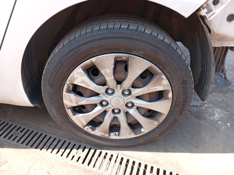 Recambio de mangueta trasera izquierda para kia carens iv 1.7 crdi referencia OEM IAM 52730A4000  