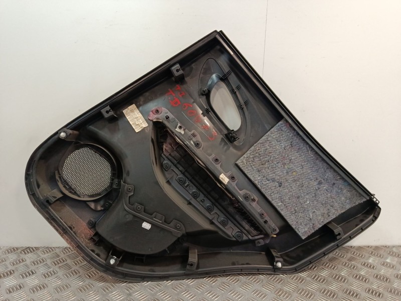 Recambio de guarnecido puerta trasera izquierda para renault kadjar (ha_, hl_) 1.6 dci 130 referencia OEM IAM 156088702O  
