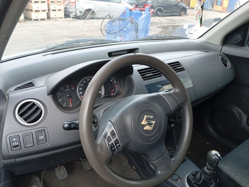 Recambio de salpicadero para suzuki swift iii (mz, ez) 1.3 ddis (rs 413d) referencia OEM IAM 7311162J10S1S  