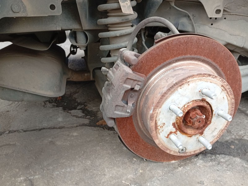Recambio de pinza freno trasera derecha para jeep patriot 2.0 crd cat referencia OEM IAM   