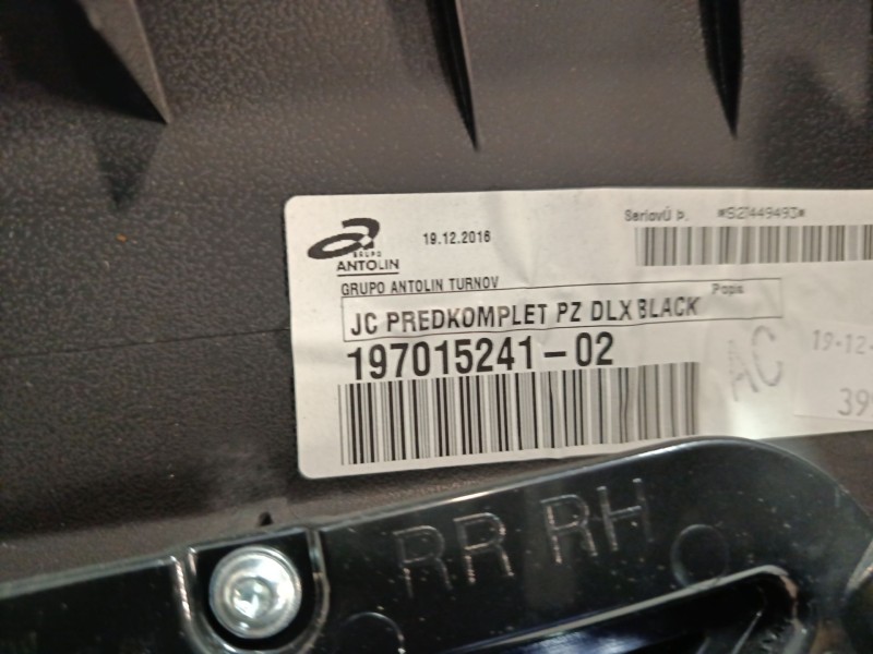 Recambio de guarnecido puerta trasera derecha para hyundai ix20 (jc) 1.4 referencia OEM IAM 19701524102 833801K010 833201K000