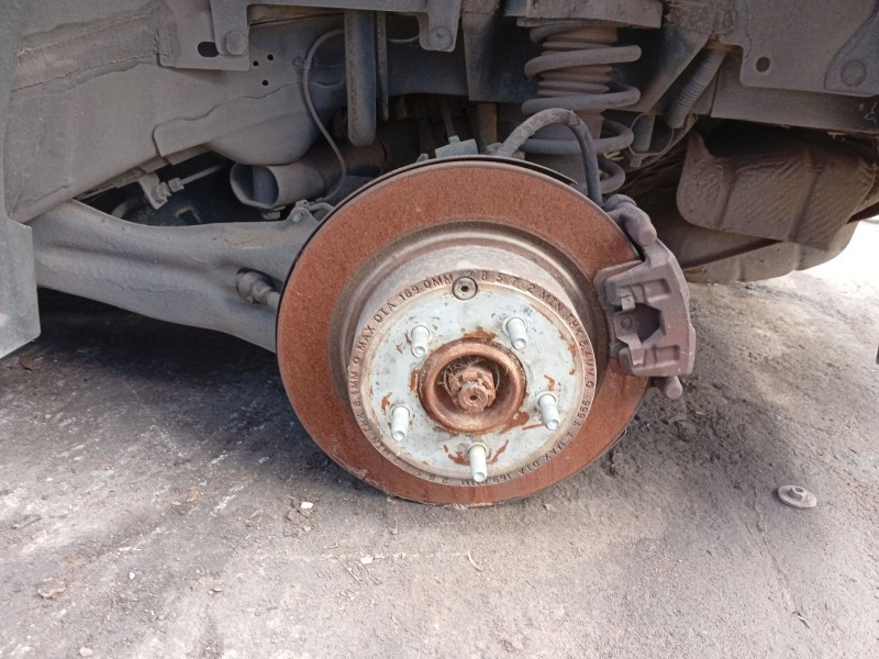 Recambio de mangueta trasera izquierda para jeep patriot 2.0 crd cat referencia OEM IAM   