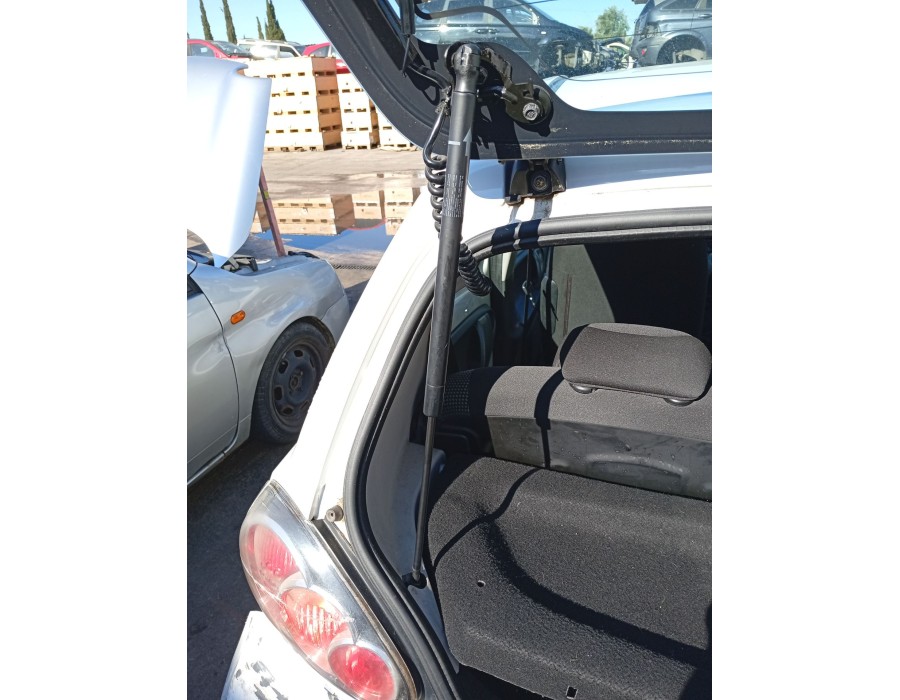 Recambio de amortiguadores maletero / porton para toyota aygo (_b1_) 1.0 (kgb10_) referencia OEM IAM 689500H010  