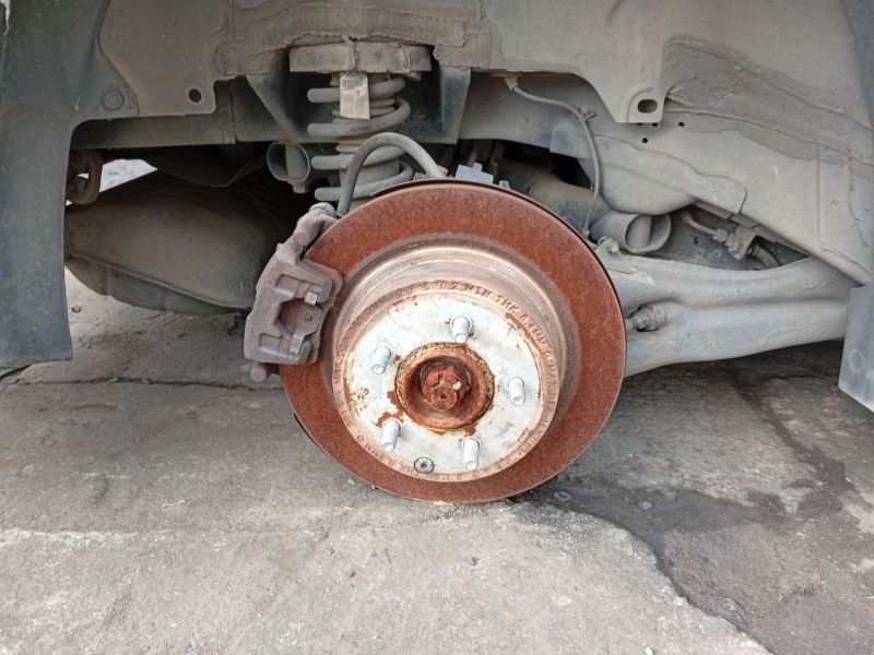 Recambio de mangueta trasera derecha para jeep patriot 2.0 crd cat referencia OEM IAM 5272714AC  