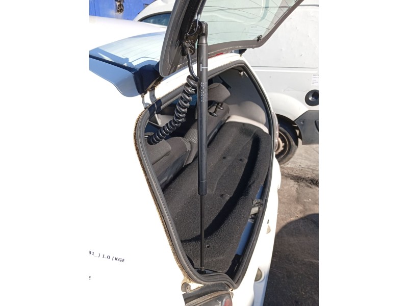 Recambio de amortiguadores maletero / porton para toyota aygo (_b1_) 1.0 (kgb10_) referencia OEM IAM 689500H010  