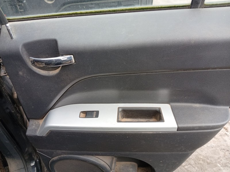 Recambio de mando elevalunas trasero derecho para jeep patriot 2.0 crd cat referencia OEM IAM   