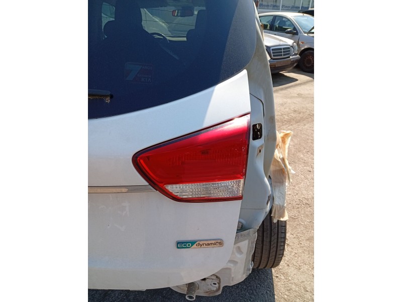 Recambio de piloto trasero derecho interior para kia carens iv 1.7 crdi referencia OEM IAM 92404A4020  