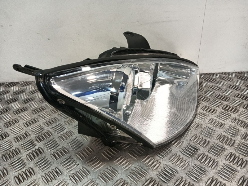 Recambio de faro derecho para ford focus berlina (cak) 1.8 tdci turbodiesel cat referencia OEM IAM 206347B  