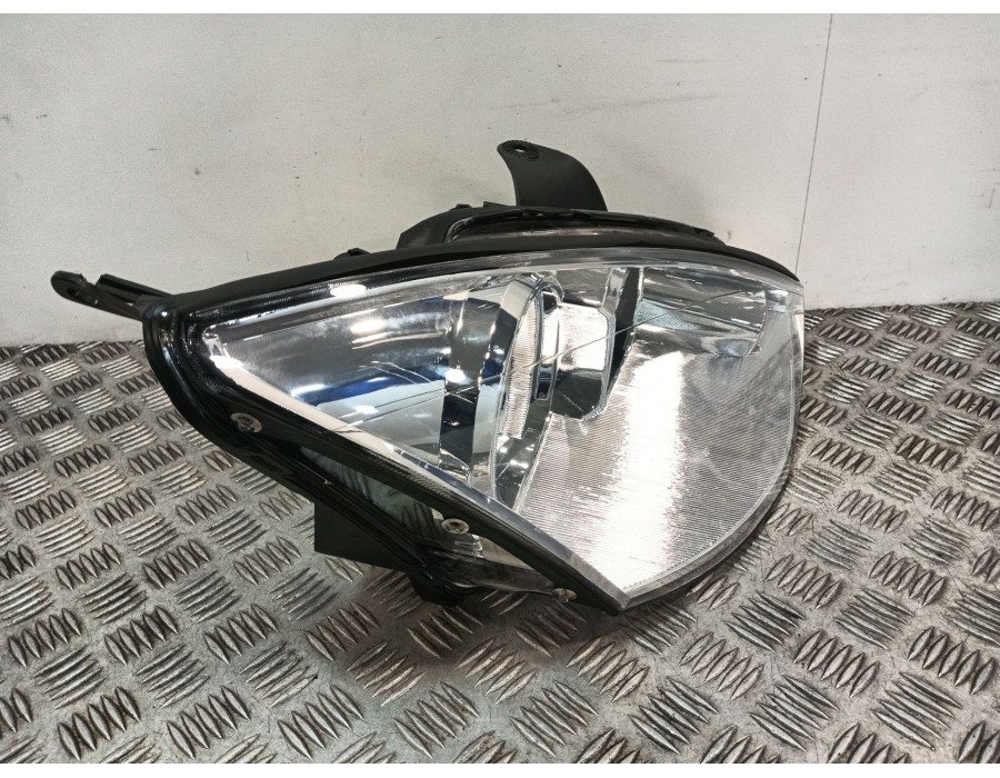 Recambio de faro derecho para ford focus berlina (cak) 1.8 tdci turbodiesel cat referencia OEM IAM 206347B  